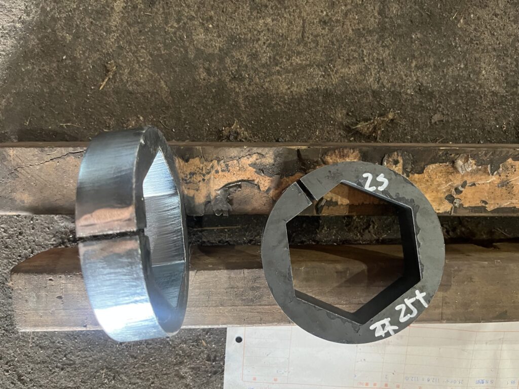 25ミリの異形切断です